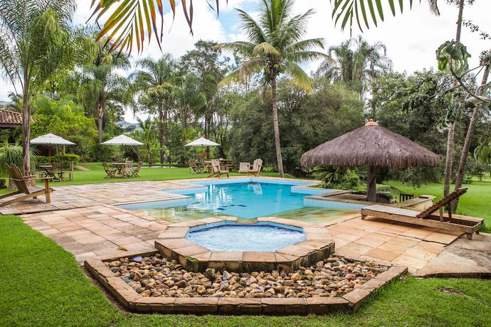 Imagen de la piscina del Hotel Fazenda Igarap&eacute;s. Foto 20