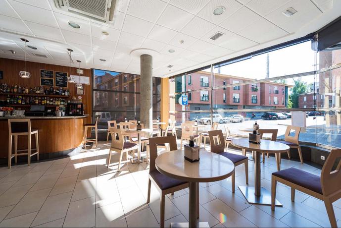 Imagen del bar/restaurante del Hotel Fc Infantas De Leon. Foto 4