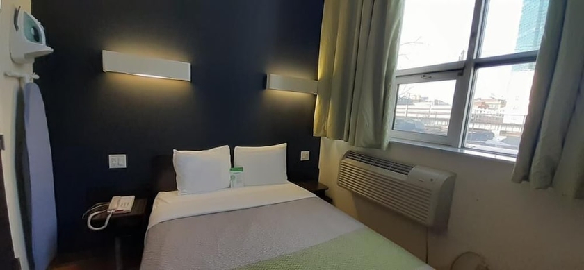 Imagen de la habitación del Hotel Feather Factory. Foto 9