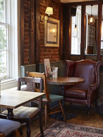 Imagen del bar/restaurante del Hotel Feathers by Greene King Inns. Foto 3