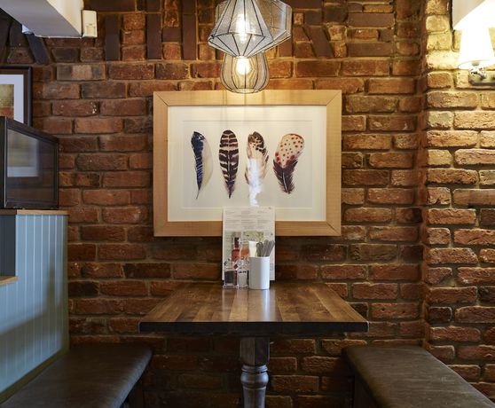 Imagen del bar/restaurante del Hotel Feathers by Greene King Inns. Foto 5