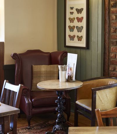 Imagen del bar/restaurante del Hotel Feathers by Greene King Inns. Foto 7