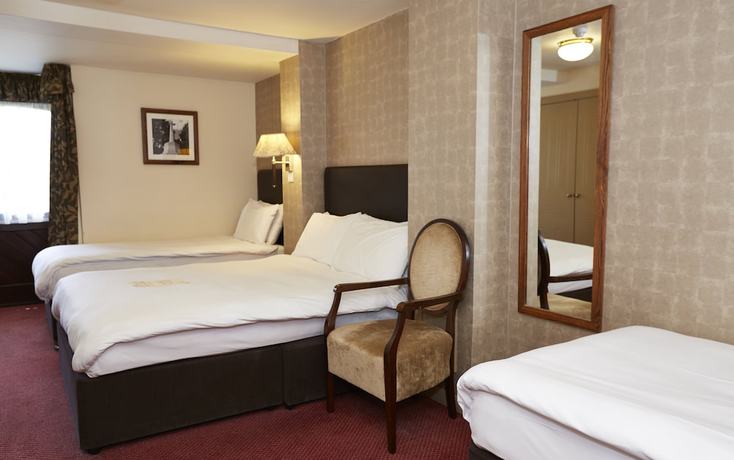 Imagen de la habitación del Hotel Feathers by Greene King Inns. Foto 16