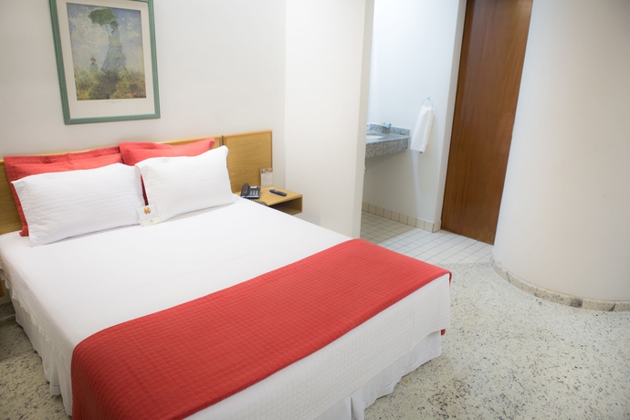 Imagen de la habitación del Hotel F&ecirc;nix Varginha. Foto 4