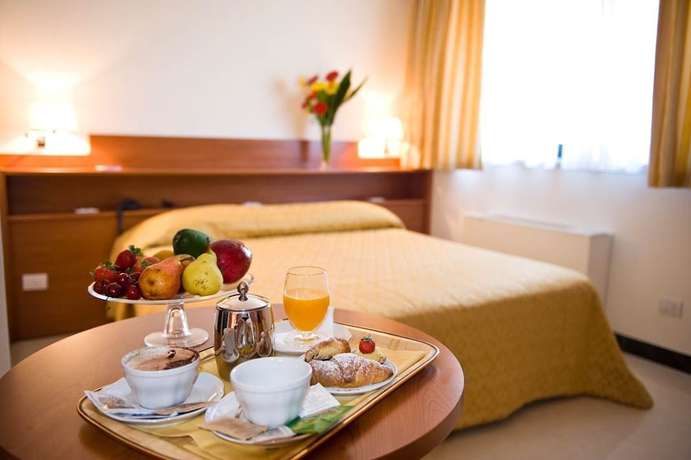 Imagen de la habitación del Hotel Federiciano. Foto 2