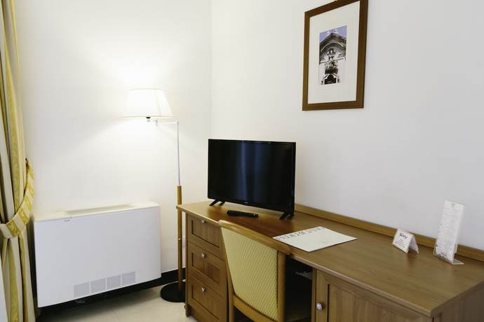 Imagen de la habitación del Hotel Federiciano. Foto 4