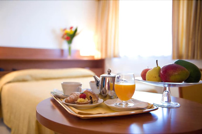 Imagen de la habitación del Hotel Federiciano. Foto 6