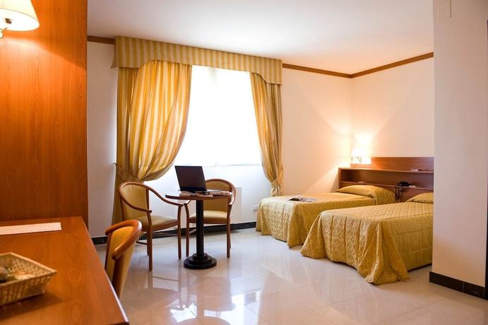 Imagen de la habitación del Hotel Federiciano. Foto 7