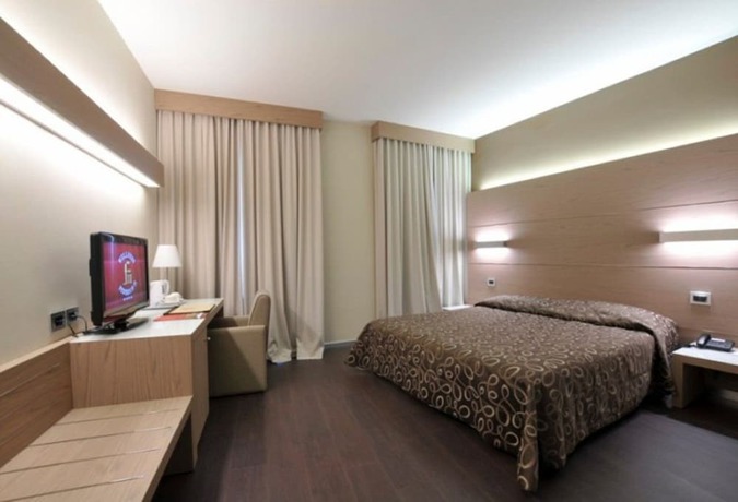 Imagen de la habitación del Hotel Federico II, Jesi. Foto 18