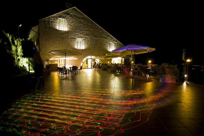 Imagen de los exteriores del Hotel Federico II, MONTALBANO ELICONA. Foto 4