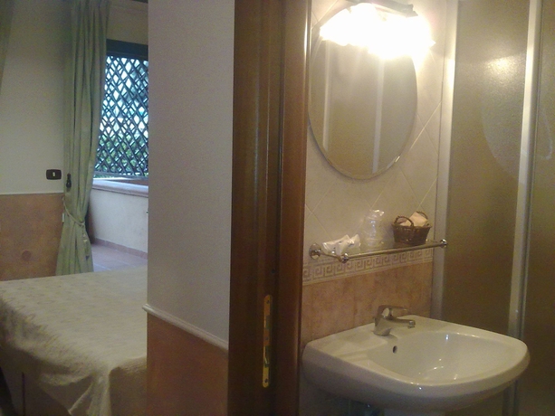 Imagen de la habitación del Hotel Federico II, Napoles Ciudad. Foto 11