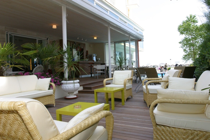 Imagen de los exteriores del Hotel Fedora Riccione. Foto 8