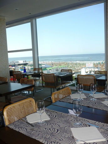 Imagen del bar/restaurante del Hotel Fedora Riccione. Foto 4