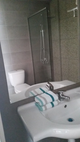 Imagen de la habitación del Hotel Fedrania Gardens. Foto 11