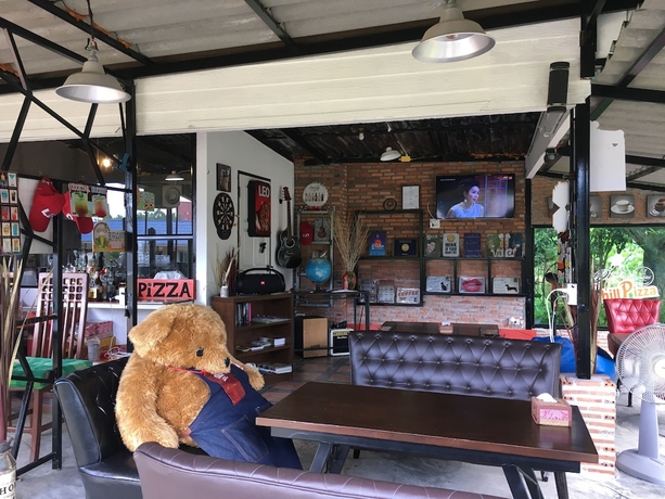 Imagen del bar/restaurante del Hotel Feel At Chill Resort Kohchang. Foto 3