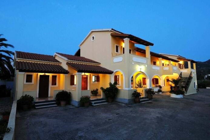 Imagen general del Hotel Feeloxenia Corfu Apartments. Foto 1