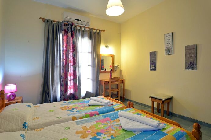 Imagen general del Hotel Feeloxenia Corfu Apartments. Foto 3