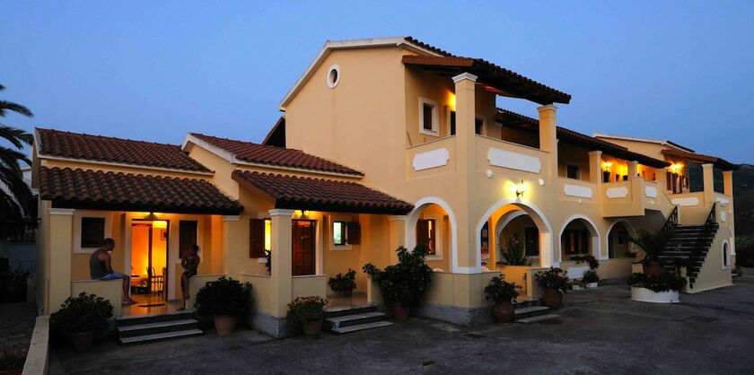 Imagen general del Hotel Feeloxenia Corfu Apartments. Foto 5