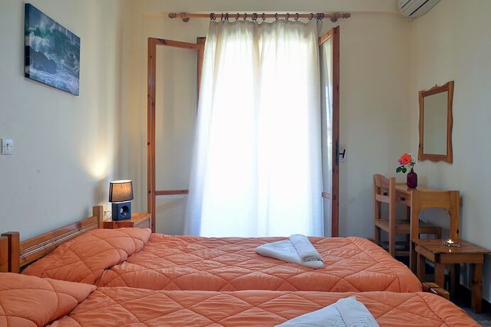 Imagen general del Hotel Feeloxenia Corfu Apartments. Foto 13