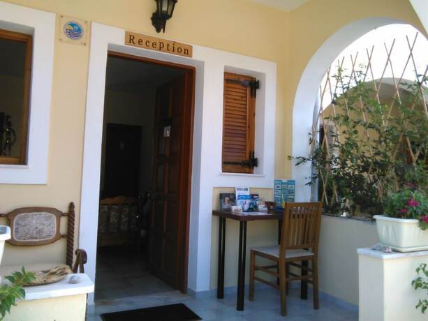 Imagen general del Hotel Feeloxenia Corfu Apartments. Foto 14