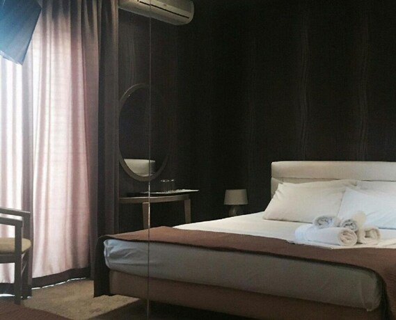 Imagen de la habitación del Hotel Feevos. Foto 18