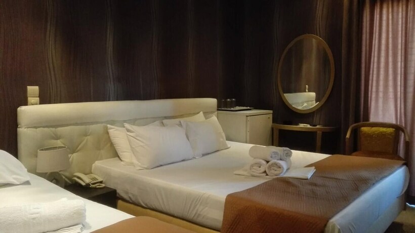 Imagen de la habitación del Hotel Feevos. Foto 23