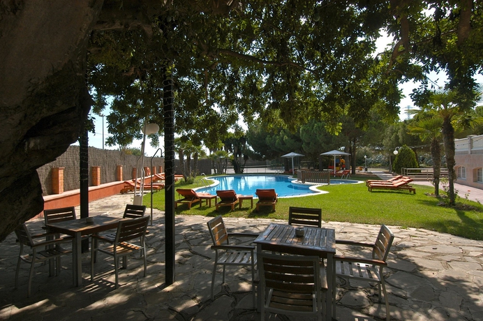 Imagen de la piscina del Hotel Fèlix, VALLS. Foto 14