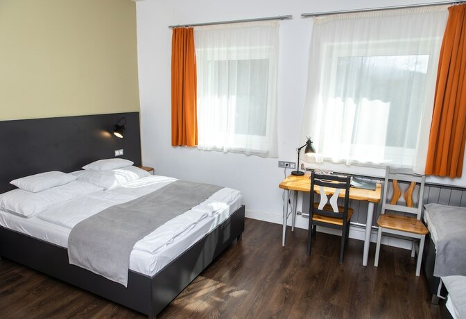 Imagen de la habitación del Hotel Feh&eacute;r Sas Panzi&oacute; &eacute;s &Eacute;tterem. Foto 16