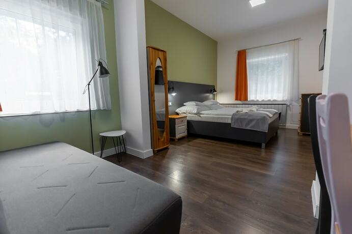 Imagen general del Hotel Feh&eacute;r Sas Panzi&oacute; &eacute;s &Eacute;tterem. Foto 3