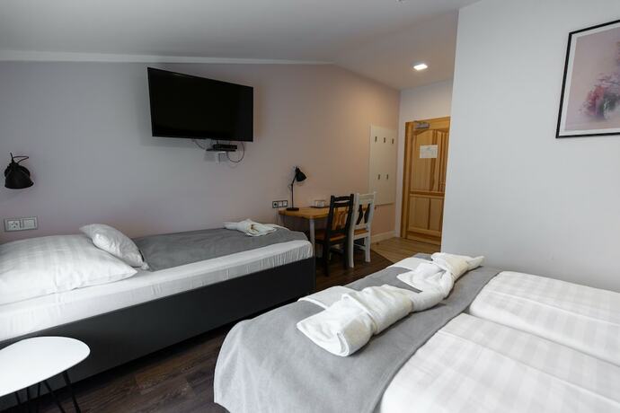 Imagen de la habitación del Hotel Feh&eacute;r Sas Panzi&oacute; &eacute;s &Eacute;tterem. Foto 17