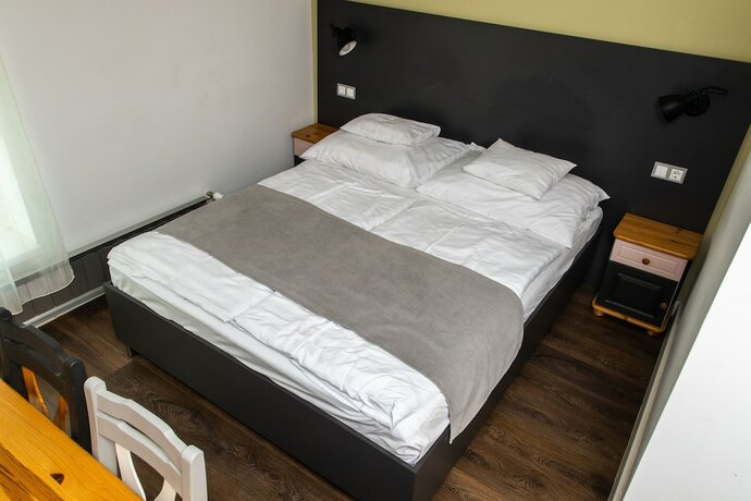 Imagen general del Hotel Feh&eacute;r Sas Panzi&oacute; &eacute;s &Eacute;tterem. Foto 7