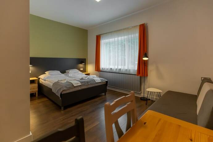 Imagen general del Hotel Feh&eacute;r Sas Panzi&oacute; &eacute;s &Eacute;tterem. Foto 9