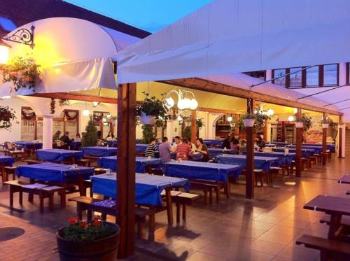 Imagen general del Hotel Fehértói Halászcsárda és Panzió. Foto 7