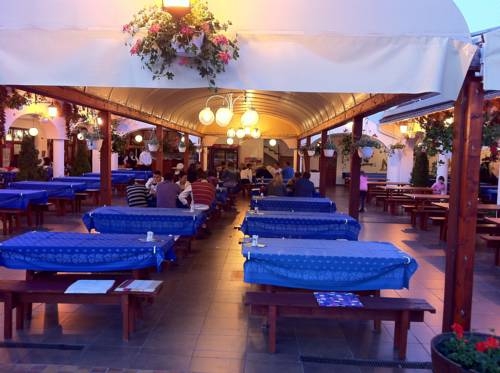 Imagen general del Hotel Fehértói Halászcsárda és Panzió. Foto 8