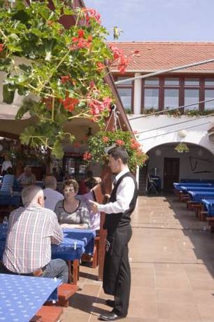 Imagen general del Hotel Fehértói Halászcsárda és Panzió. Foto 10