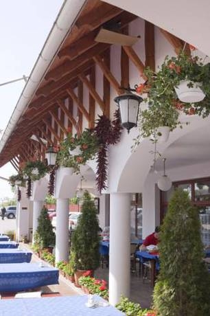 Imagen general del Hotel Fehértói Halászcsárda és Panzió. Foto 13