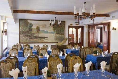 Imagen general del Hotel Fehértói Halászcsárda és Panzió. Foto 15