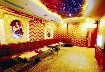 Imagen de los interiores del Hotel Feicheng Blossom. Foto 9