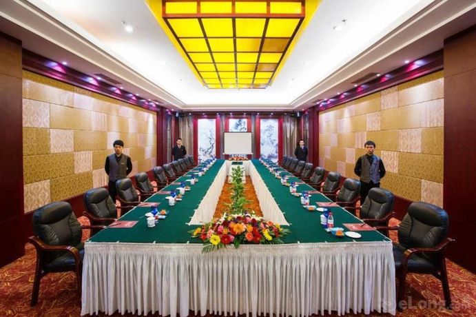 Imagen de los interiores del Hotel Feicheng Blossom. Foto 11
