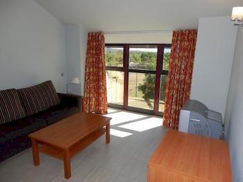 Imagen de la habitación del Hotel Feijoo Apartamentos Turisticos. Foto 3