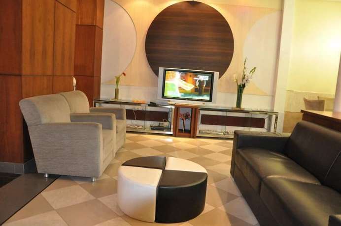 Imagen de los interiores del Hotel Feira Plaza. Foto 9