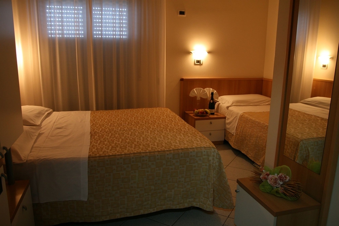 Imagen de la habitación del Hotel Felicioni. Foto 6
