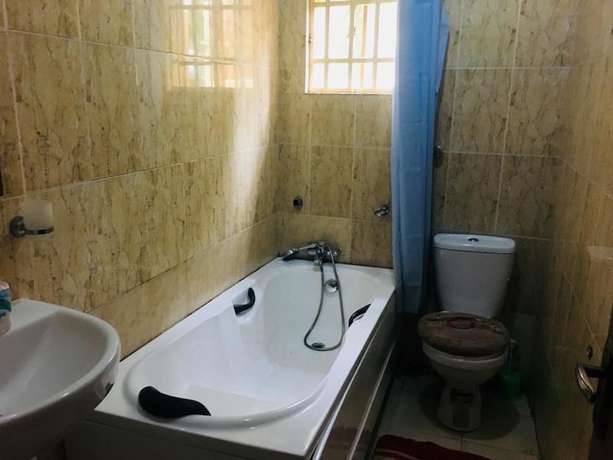 Imagen de la habitación del Hotel Feligold Royal Benin. Foto 11