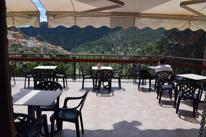 Imagen del bar/restaurante del Hotel Felipe Ii, Sierra del Segura. Foto 3