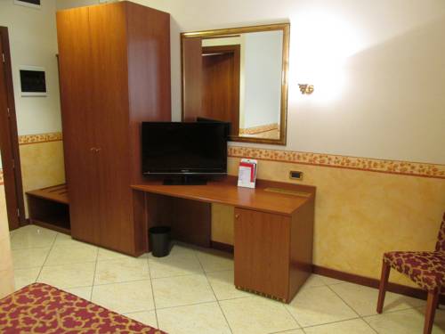 Imagen de la habitación del Hotel Felix, Montecchio Maggiore. Foto 4
