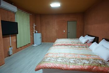 Imagen de la habitación del Hotel Feliz Town. Foto 10