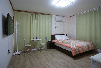 Imagen de los exteriores del Hotel Feliz Town. Foto 16