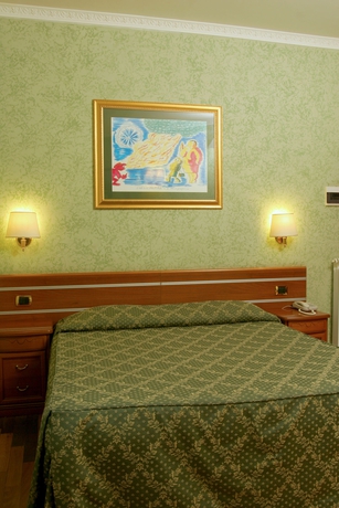 Imagen de la habitación del Hotel Fellini. Foto 4