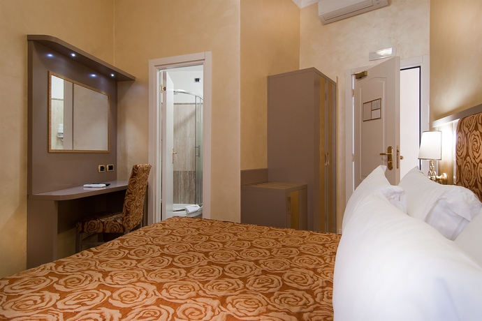 Imagen de la habitación del Hotel Fellini. Foto 9