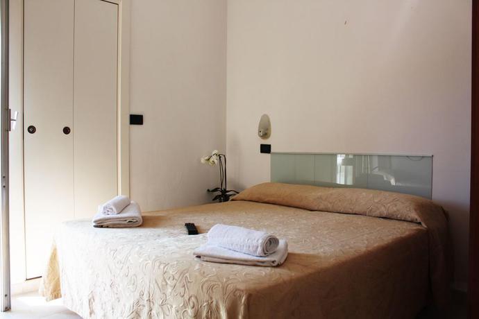 Imagen de la habitación del Hotel Fellini Rimini. Foto 5